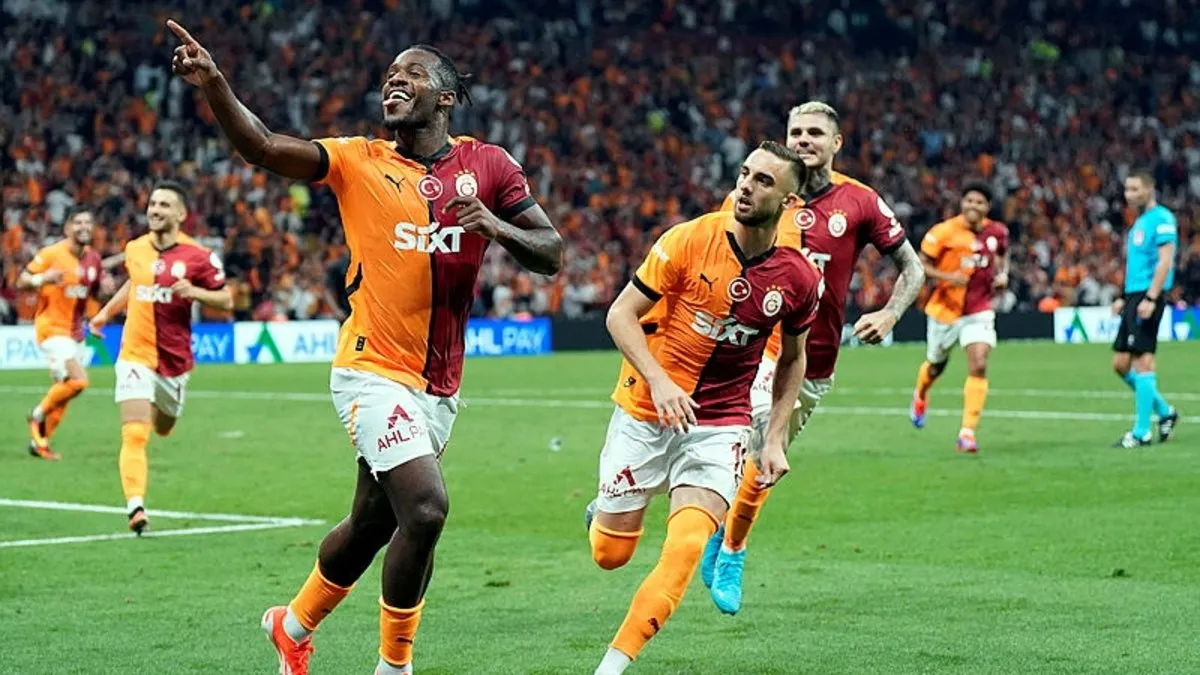 SON DAKİKA GALATASARAY HABERLERİ: Galatasaray yeni stoperini buldu! Victor Osimhen sonrası bir dünya yıldızı daha…