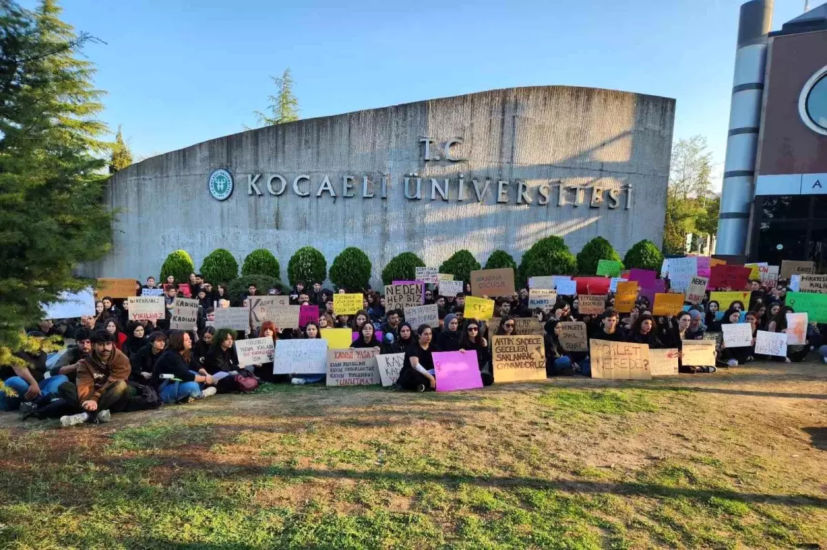 Kocaeli’de Üniversite Öğrencilerinden Kadın Cinayetlerine Tepki Eylemi