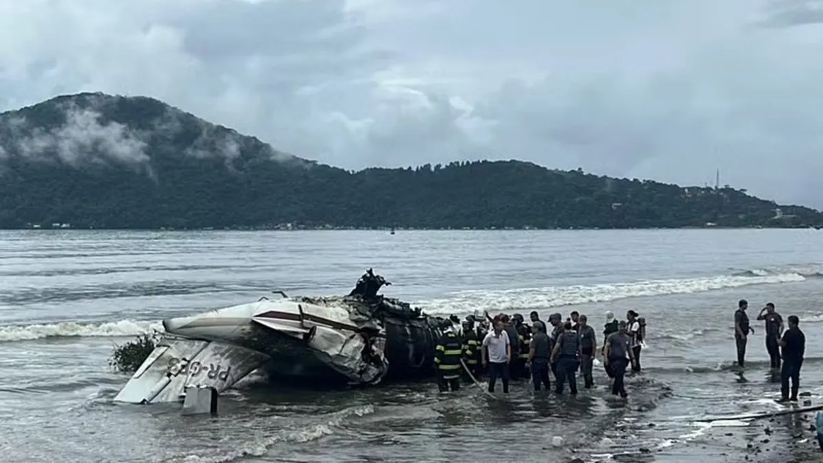 Brezilya’da uçak düştü: Pilot öldü, 5 kişi yaralandı!