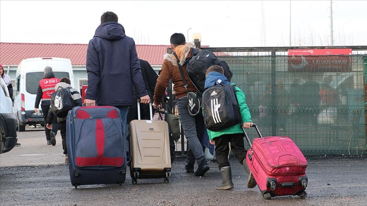 Milletvekilleri Suriyelilerin geri dönüşlerini yerinde inceledi